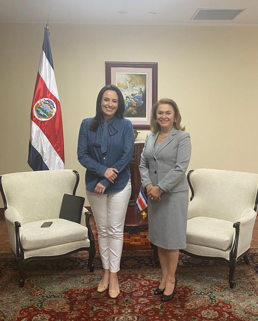 Reunión con la Ministra de la Presidencia, Sra. Natalia Diaz Quintana, sobre temas de interés y cooperación(22 de julio de 2022)